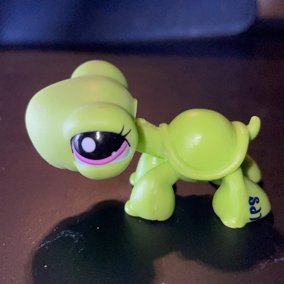 Littlest Pet Shop Blind Bags Turtle (#2607) Pet - Picture 3 of 10